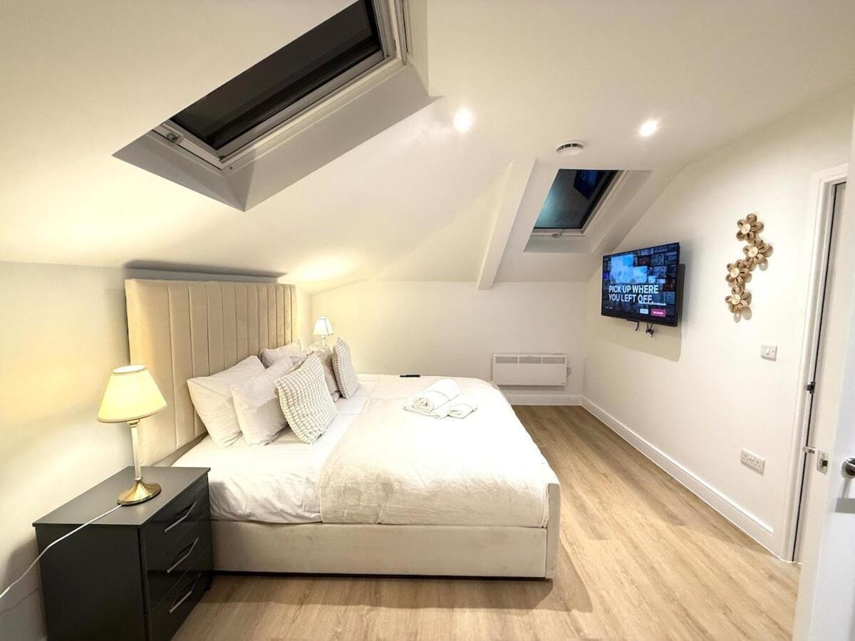 Sale Road Serviced Apartments Near Airport & Trafford Centre Wythenshawe Room photo